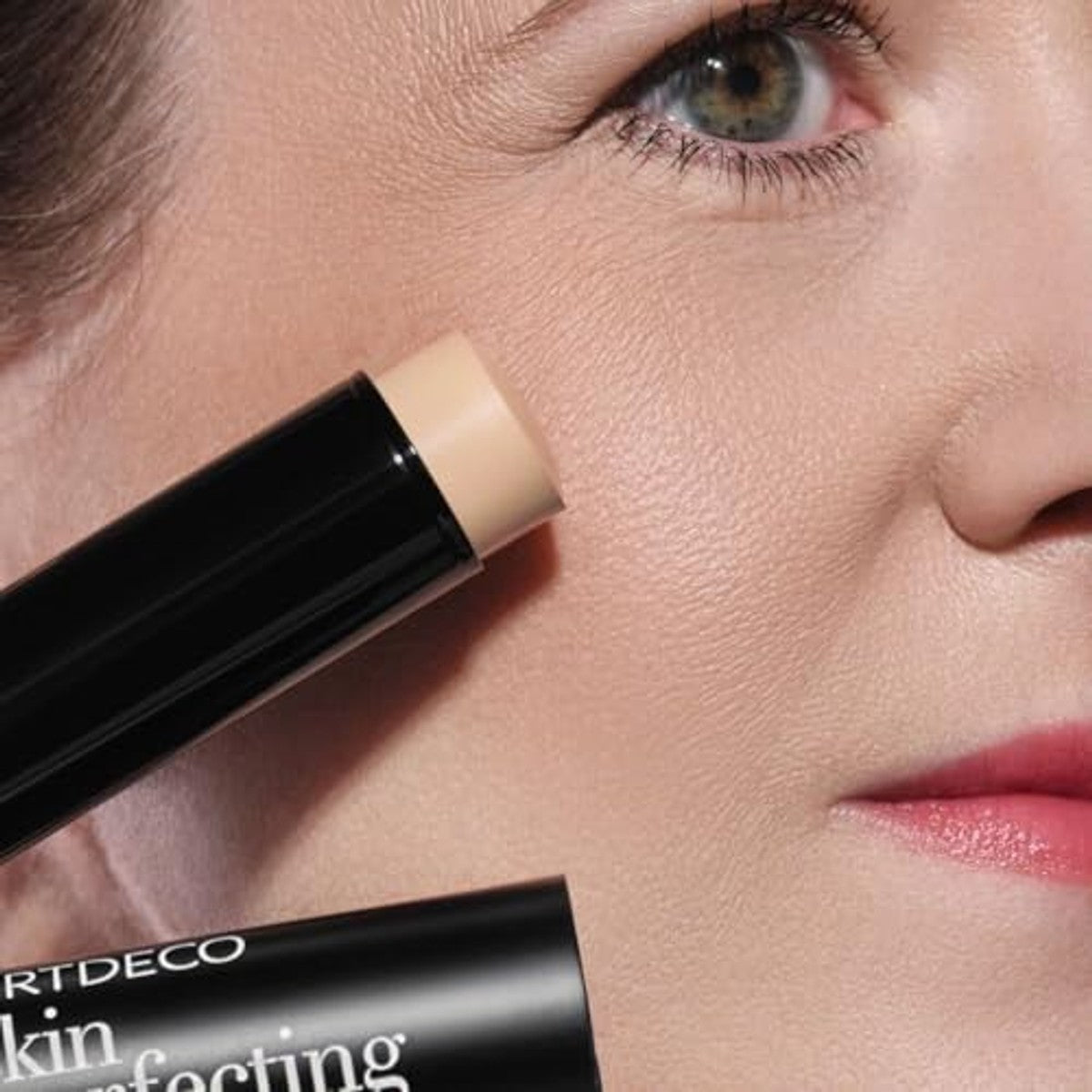 ARTDECO Skin Perfecting Face Stick | Foundationstick voor stralende matte afwerking, ook geschikt als concealer en touch-up, romig en langdurig, 1 x 11 g – Artdeco
