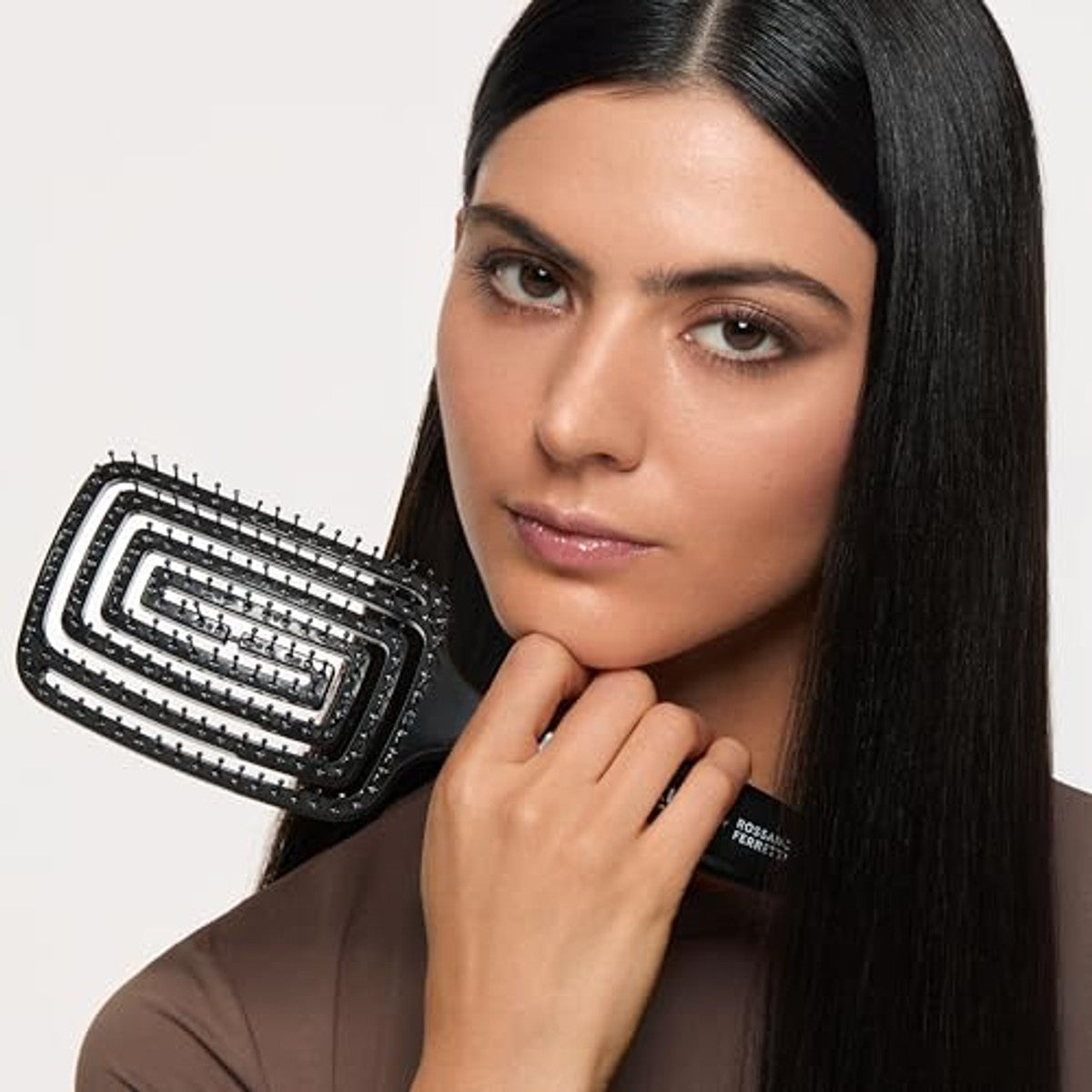 KIKO Milano Frizz-Guard Hair Brush, ontwarrende en föhnborstel voor glad haar – Kiko Milano