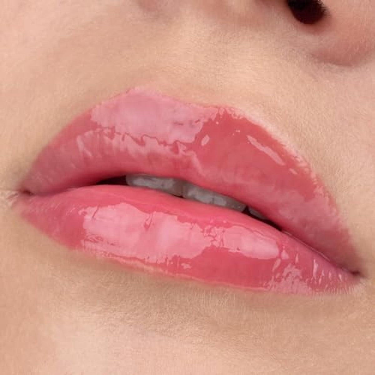 essence cosmetics What the fake! Extreme Plumping Lip Filler with Chili Extract Inhoud: 4,2 ml Lipgloss met glanzende getinte afwerking – Essence Cosmetics