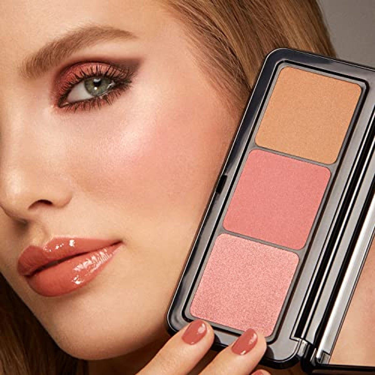 KIKO Milano MultiFinish Trio Blush & Bronzer Palette 01, gezichtspalet met 1 bronzer en 2 rouges met matte en metallic afwerking – Kiko Milano