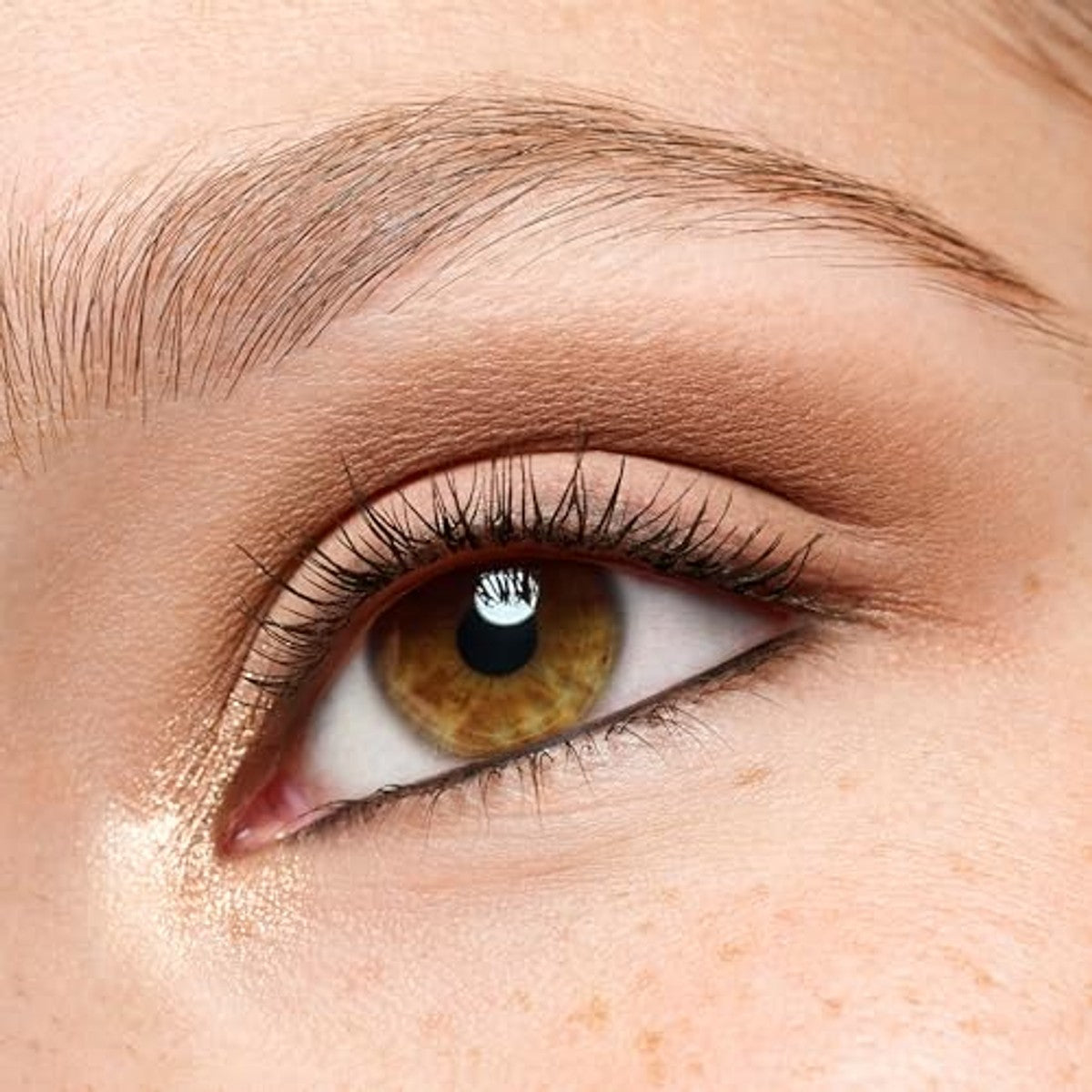 Essence the Nude Edition Eye Set 01 Eye'm So In Love!, 3-delige oogmake-upset, mascara, kajal en oogschaduwpalet in nude, voor elegante looks – Essence Cosmetics
