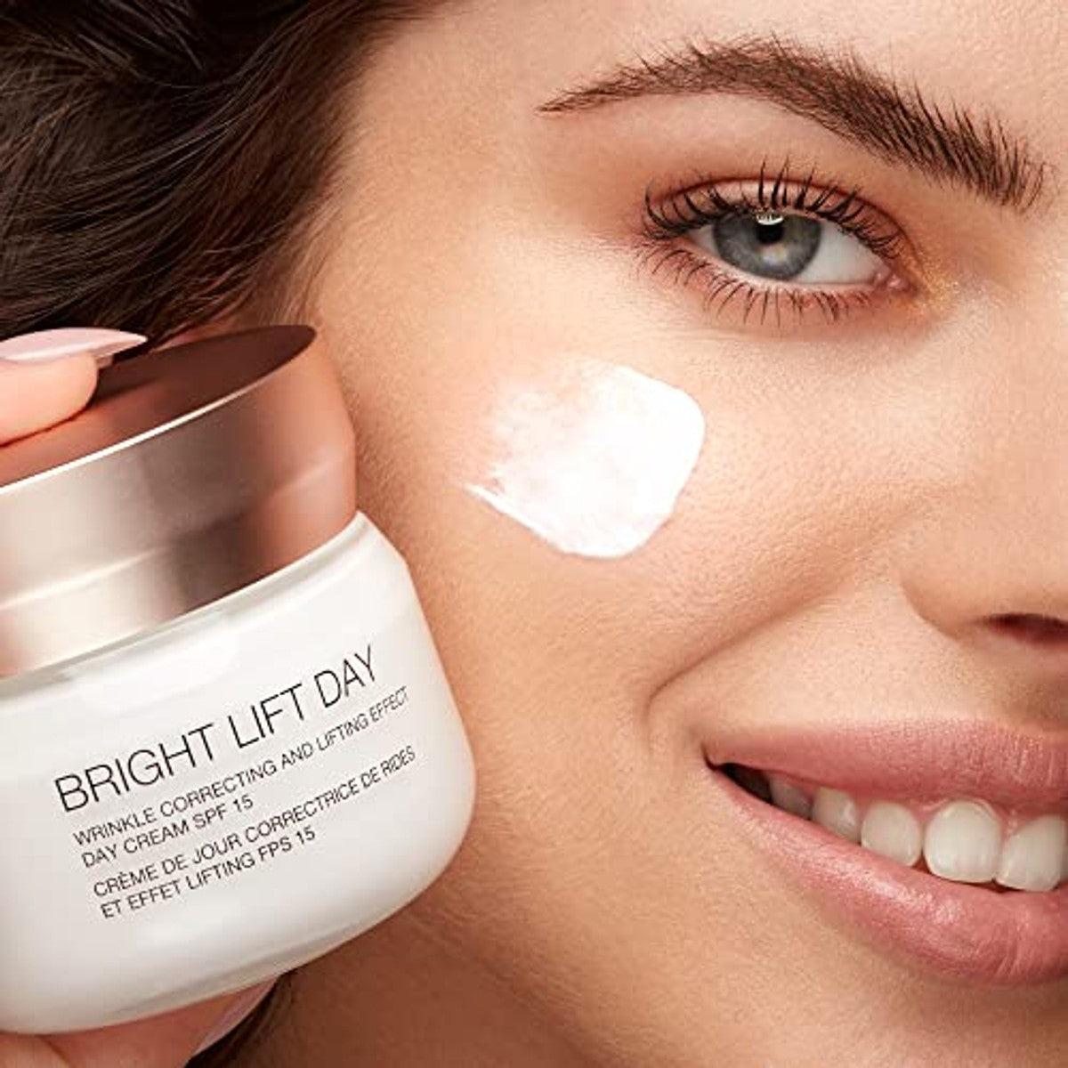KIKO Milano Bright Lift Day | Verhelderende dagcrème met lifting-effect en zeecollageen - Lsf 15 – Kiko Milano