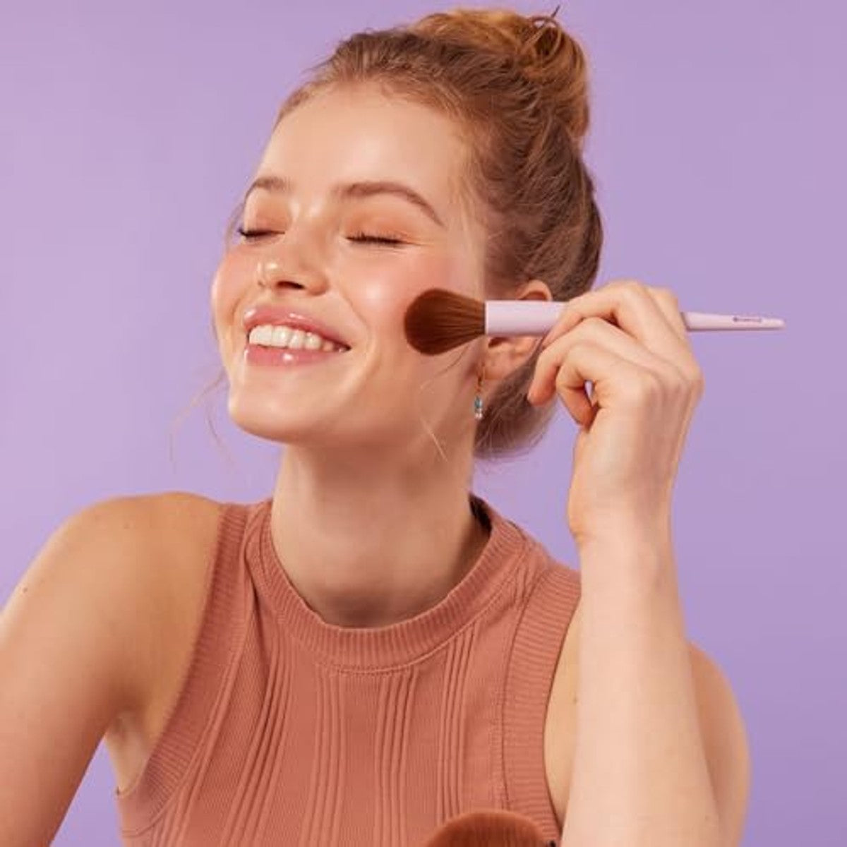 essence blush & highlighter brush, rougekwast, nr. 01, meerkleurig, nanodeeltjes vrij, 1 stuk – Essence Cosmetics