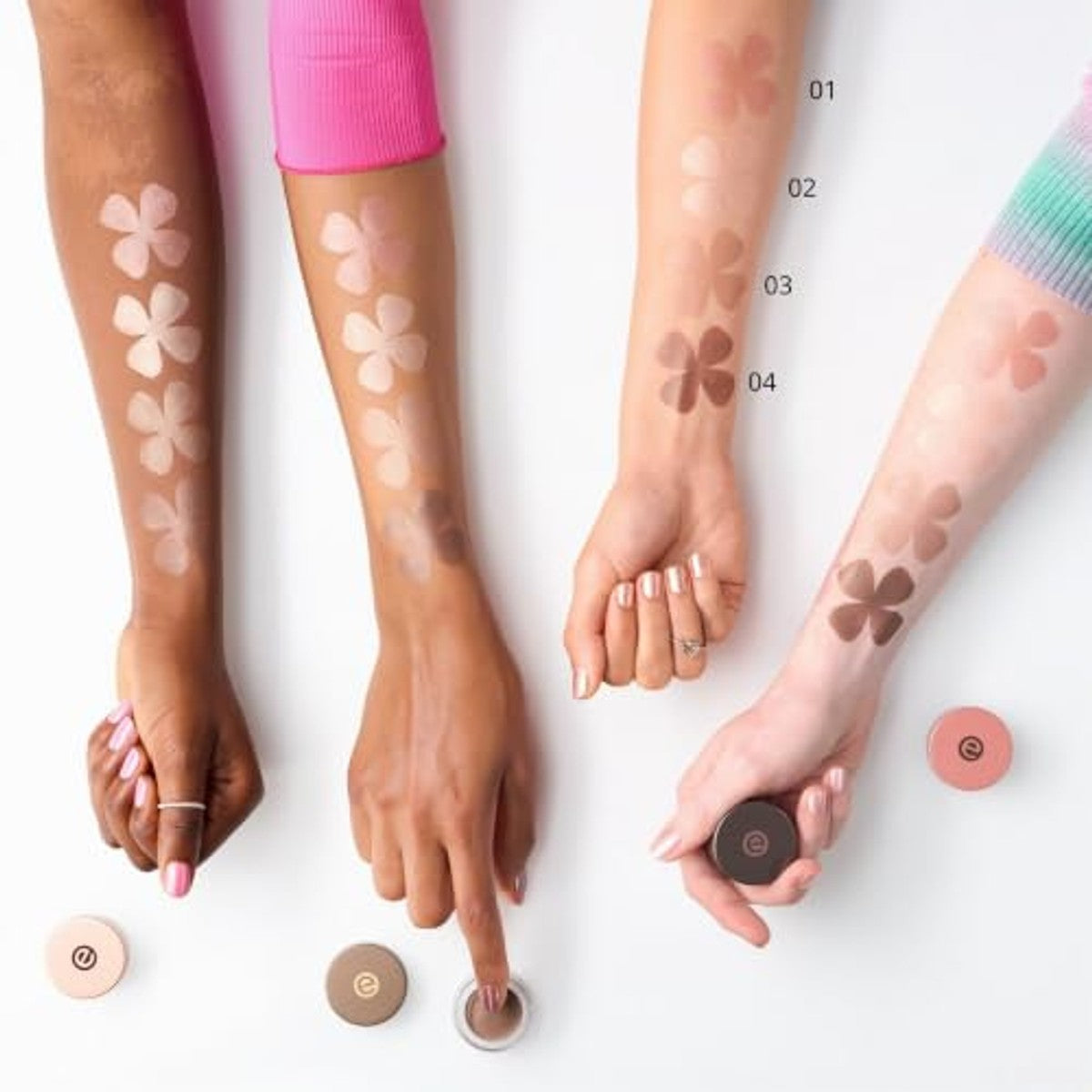 essence cream oogschaduw, nr. 02, goud, langdurig, expressief resultaat, veegvast, metallic, veganistisch, vrij van nanodeeltjes, zonder parfum, olievrij, per stuk verpakt (5 g) | Oogschaduw, langdurig, veegvast, expressief resultaat – Essence Cosmetics