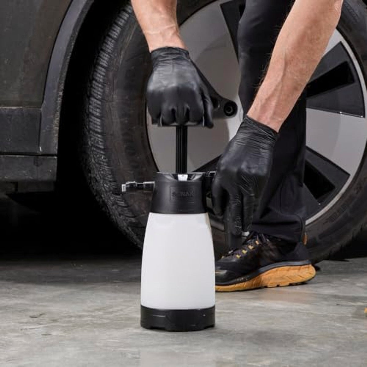 SONAX Drukpompverstuiver zuren + alkaliën 3 x 1,5 liter - Voordeelverpakking