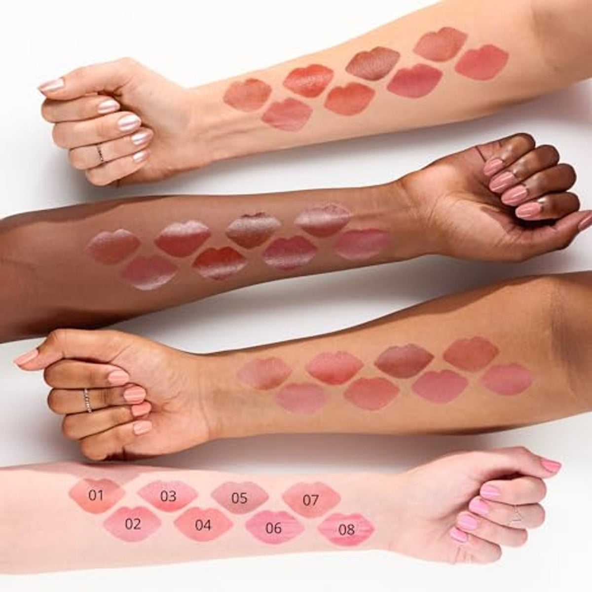essence hydra kiss lip tint lippenstift, nr. 07, rood, langdurig, kleureffect, natuurlijk, glanzend, veganistisch, zonder parabenen, zonder microplastic deeltjes, vrij van nanodeeltjes, per stuk | Stralende afwerking, langdurig – Essence Cosmetics