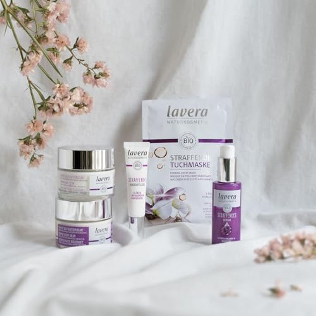 lavera Verstevigende dagverzorging 3-voudig hyaluron 3 x 50 ml - Voordeelverpakking