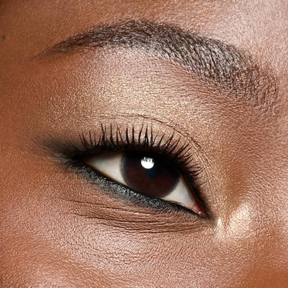 Essence the Nude Edition Eye Set 01 Eye'm So In Love!, 3-delige oogmake-upset, mascara, kajal en oogschaduwpalet in nude, voor elegante looks – Essence Cosmetics
