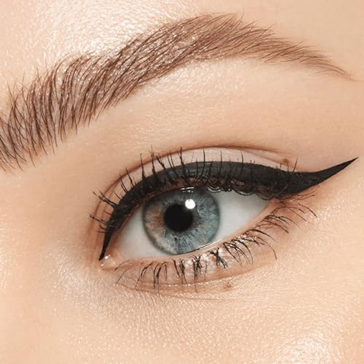Catrice Ink Eyeliner Waterproof, nr. 010, zwart, dekkend, ultra zwart, expressief resultaat, kleurintensief, mat, veganistisch, waterbestendig, zonder microplastic deeltjes, zonder parfum, per stuk | Waterdicht, sneldrogend, dekkend – Catrice Cosmetics