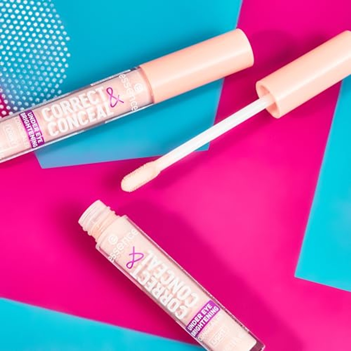essence CORRECT & CONCEAL under eye brightening concealer, nr. 10, roze, helderder, kleurcorrigerend, natuurlijk, voor de gevoelige huid, veganistisch, olievrij, zonder parfum, zonder alcohol, per – Essence Cosmetics