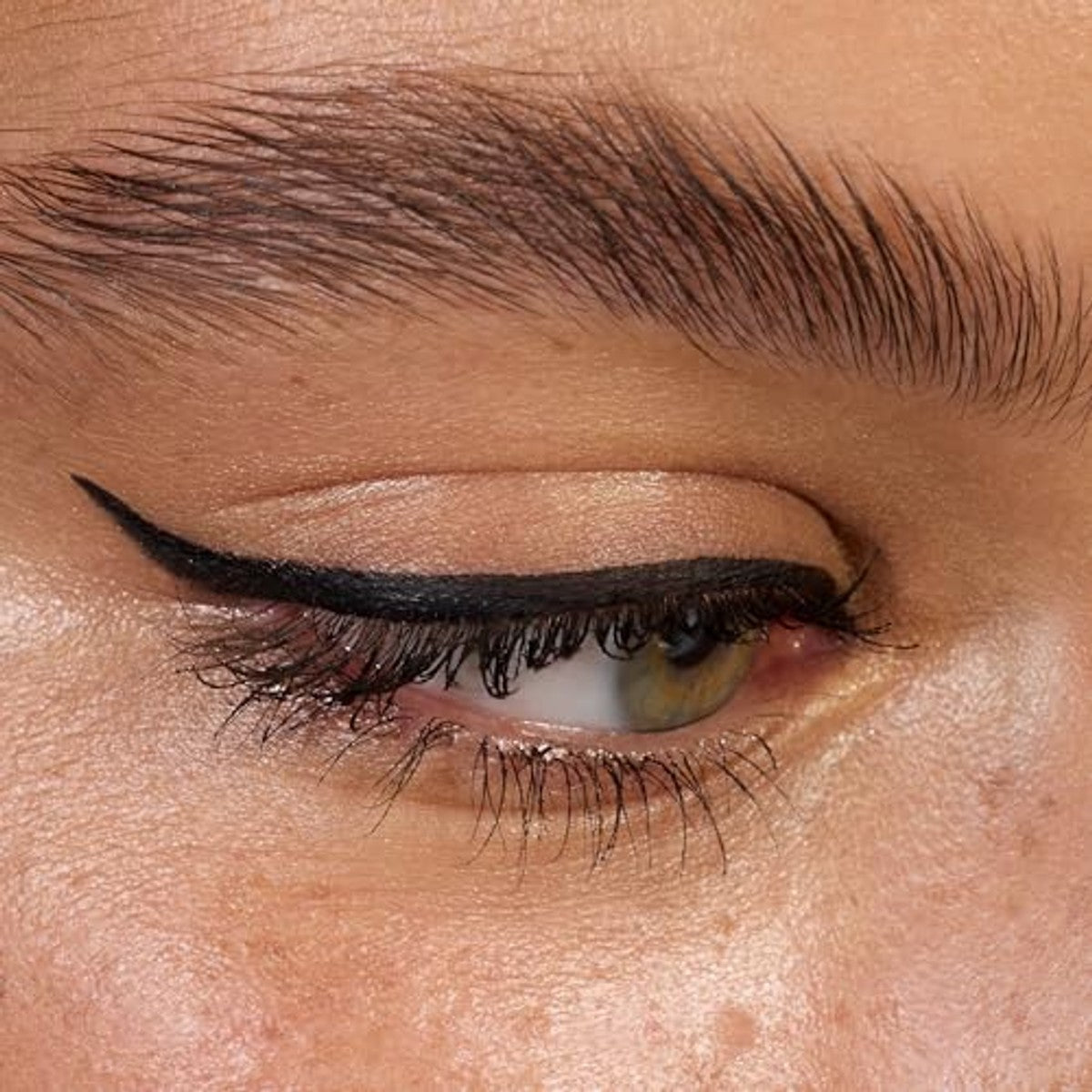 essence Quick Wing stempel eyeliner nr. 01 zwart - 6-pack