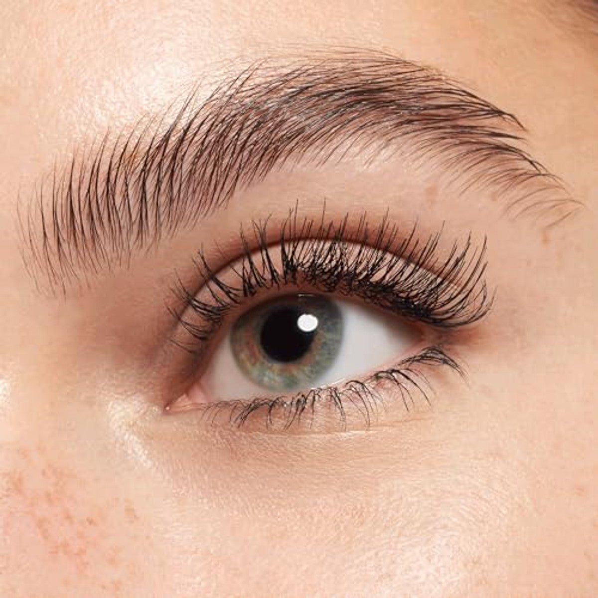 Essence Lashes to Impress, kunstwimpers, nr. 03, zwart, langdurig, volumerend, zwaaiend, veganistisch, zonder microplasticdeeltjes, vrij van nanodeeltjes, zonder parfum, per stuk verpakt (1 paar) | Schwingend, definieerend, verlengend – Essence Cosmetics