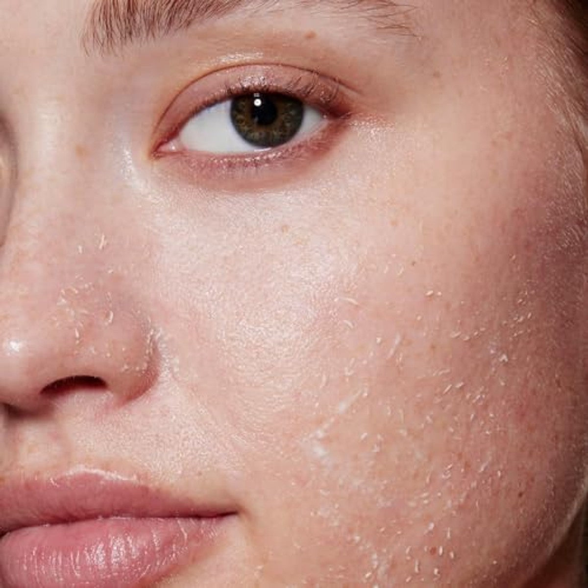 e.l.f. Skin Holy Hydration! Gentle Peeling Exfoliant, voor een stralende en jeugdige uitstraling, maakt lichter en compenseert huidtinten, verwijdert dode huid – e.l.f.