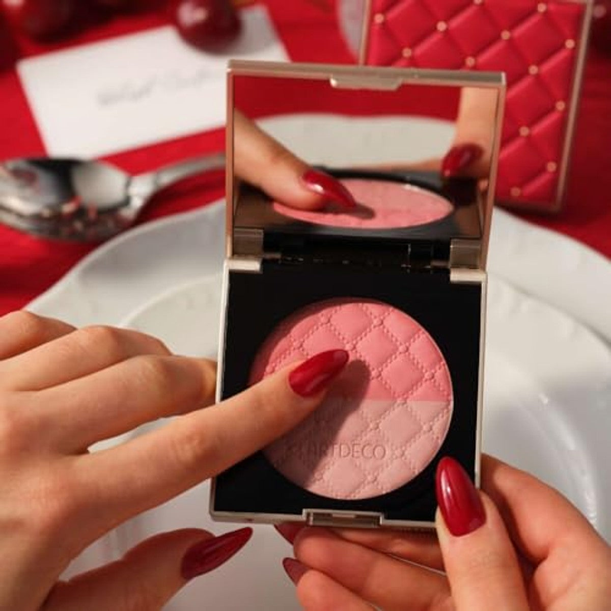 ARTDECO Blush Couture | Limited Iconic Red, tweekleurige blush in luxueus rood design, navulbaar, 1 x 9 g – Artdeco