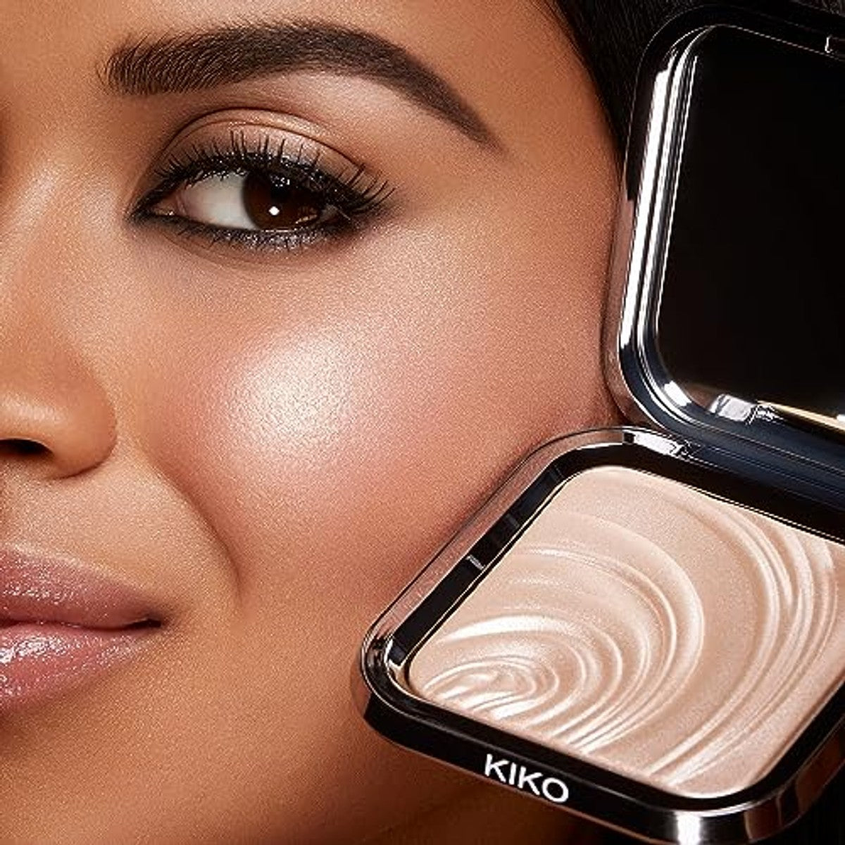 KIKO Milano Glow Fusion Intense Powder Highlighter 01, poederhighlighter voor het gezicht met zijdeachtige, reflecterende textuur – Kiko Milano