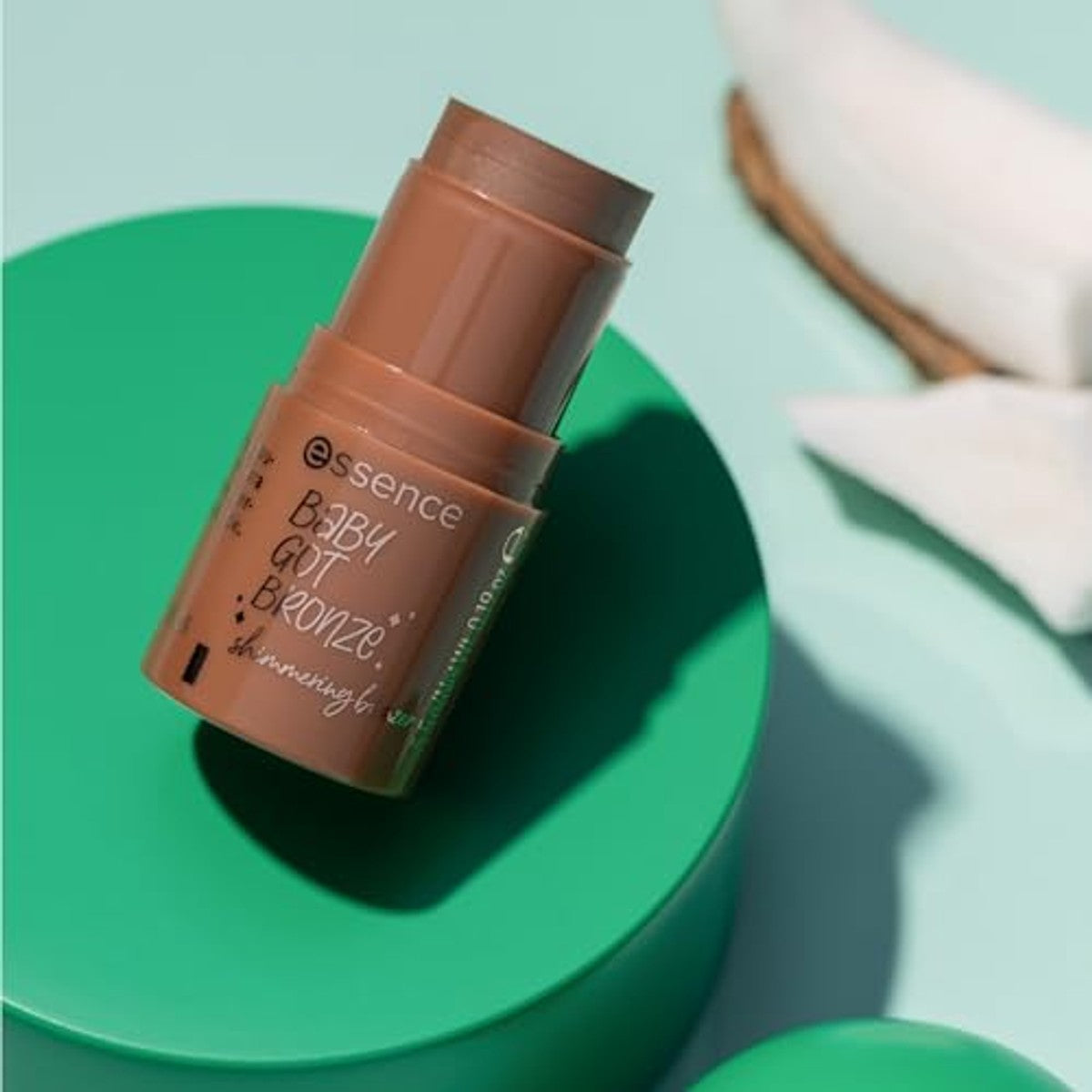 essence Baby Got Bronze shimmering bronzer contourstift nr. 20 bruin – foto 6