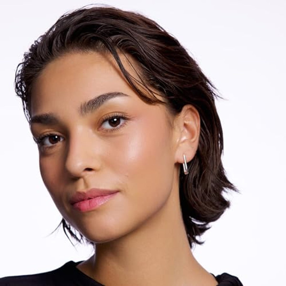 Catrice Soft Glaze Glow Lip Balm, nr. 010, roze, kleuraanpassend, kleureffect, natuurlijk, stralend, veganistisch, olievrij, zonder parabenen, zonder microplasticdeeltjes, per stuk verpakt (3,5 g) – Catrice Cosmetics