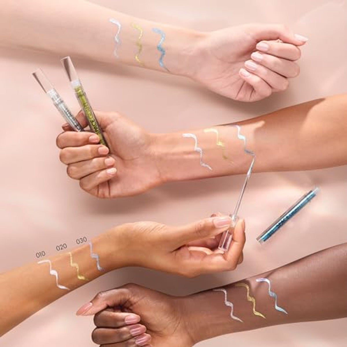 Catrice Space Glam Liquid Effect Eyeliner, nr. 020, goud, langdurig, expressief resultaat, sterk gepigmenteerd, intens, veganistisch, zonder microplastic deeltjes, vrij van nanodeeltjes, zonder parfum | Vlekbestendig, langdurig, sterk – Catrice Cosmetics
