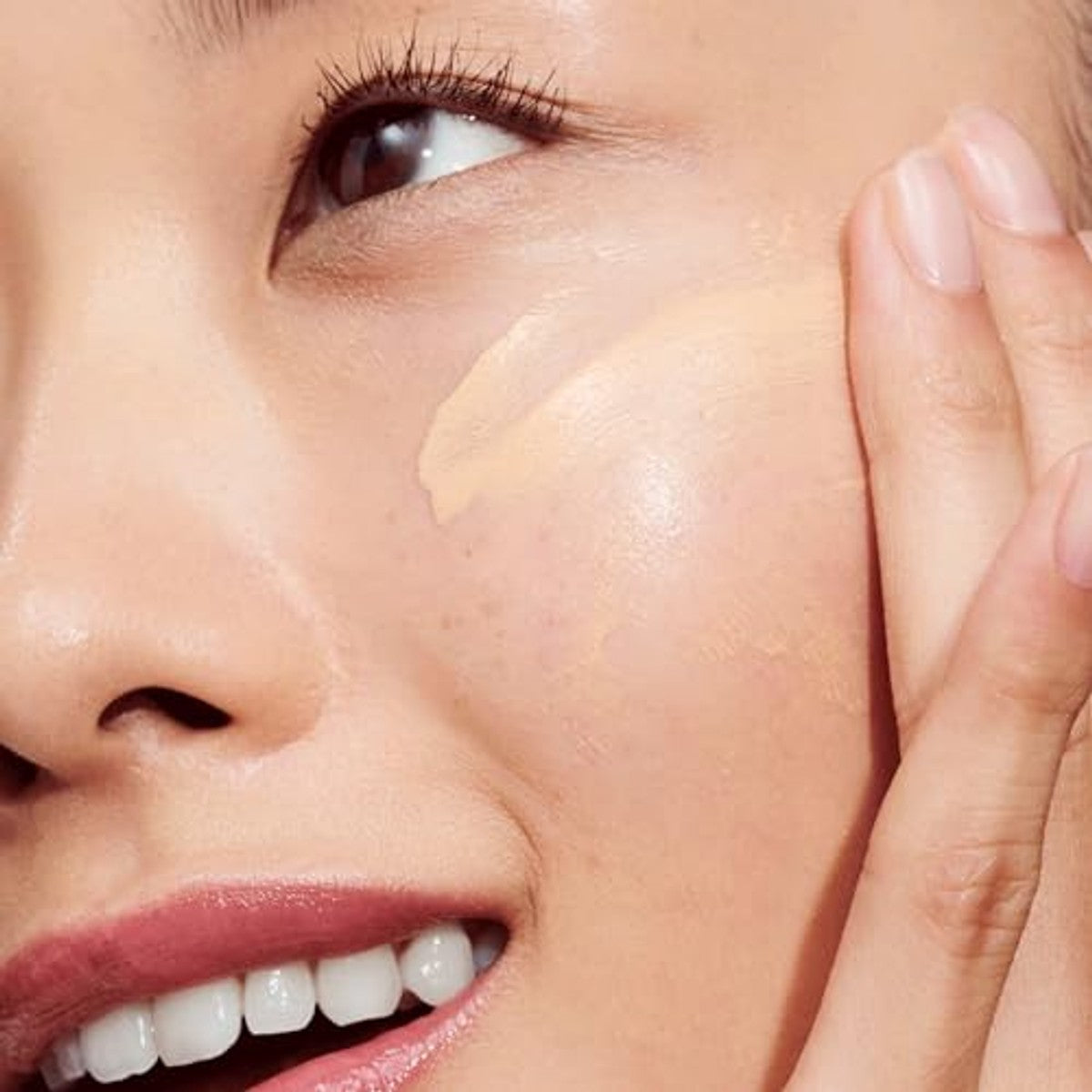 Huishoudvoordeel Even Better Clinical Skin Tint Foundation SPF 50 - 6 stuks
