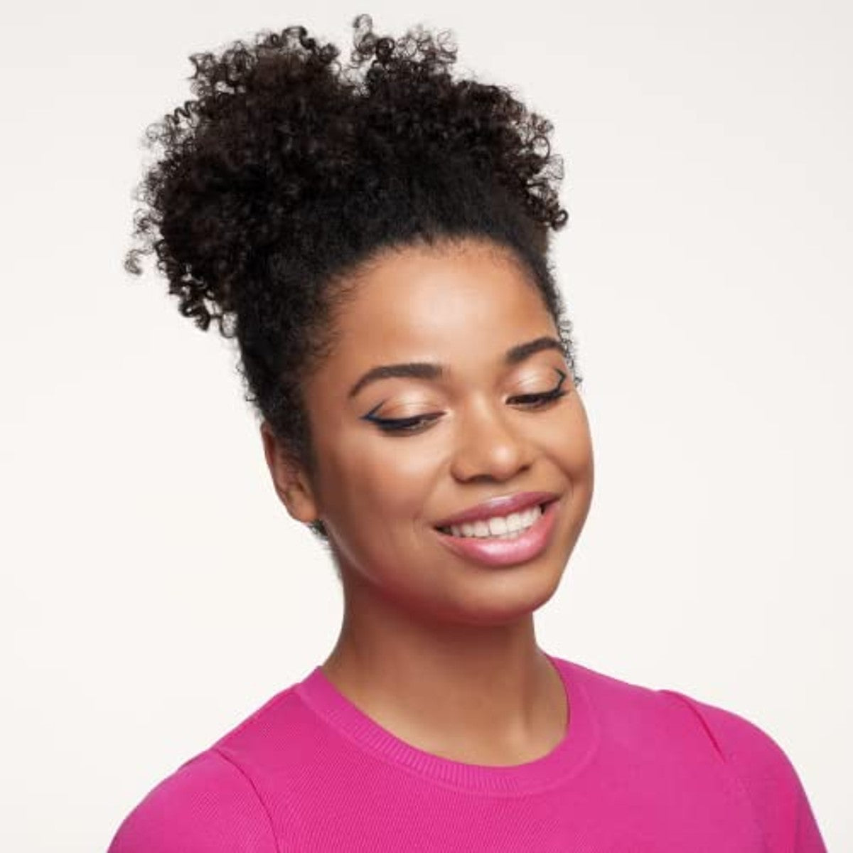 essence gimme glow luminous highlighter, nr. 10, direct resultaat, stralend, glinsterend, veganistisch, olievrij, zonder parfum, zonder alcohol, per stuk verpakt (9 g) – Essence Cosmetics